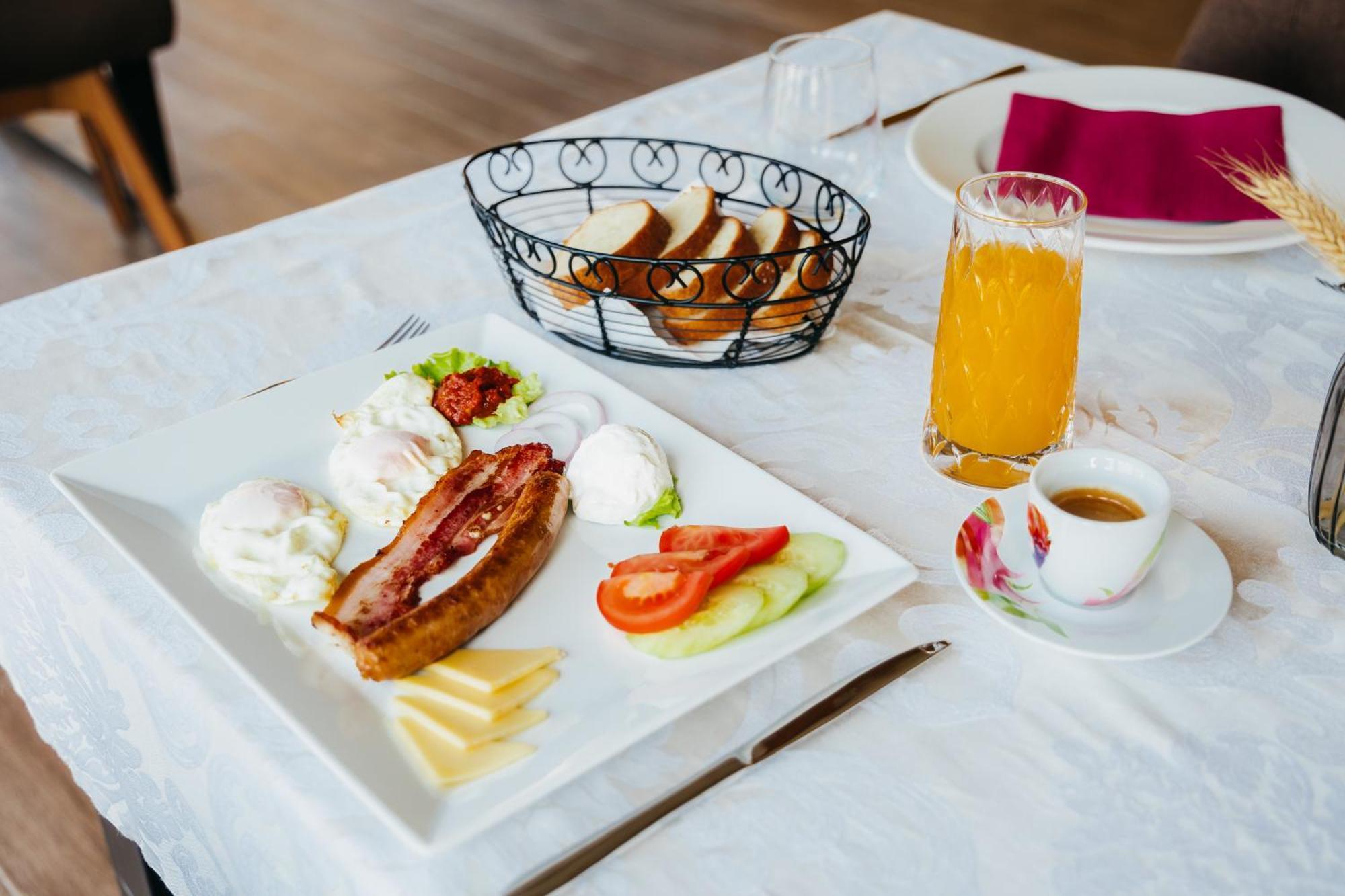 Pansion Mihica Dvori Hotel Babina Greda Ngoại thất bức ảnh