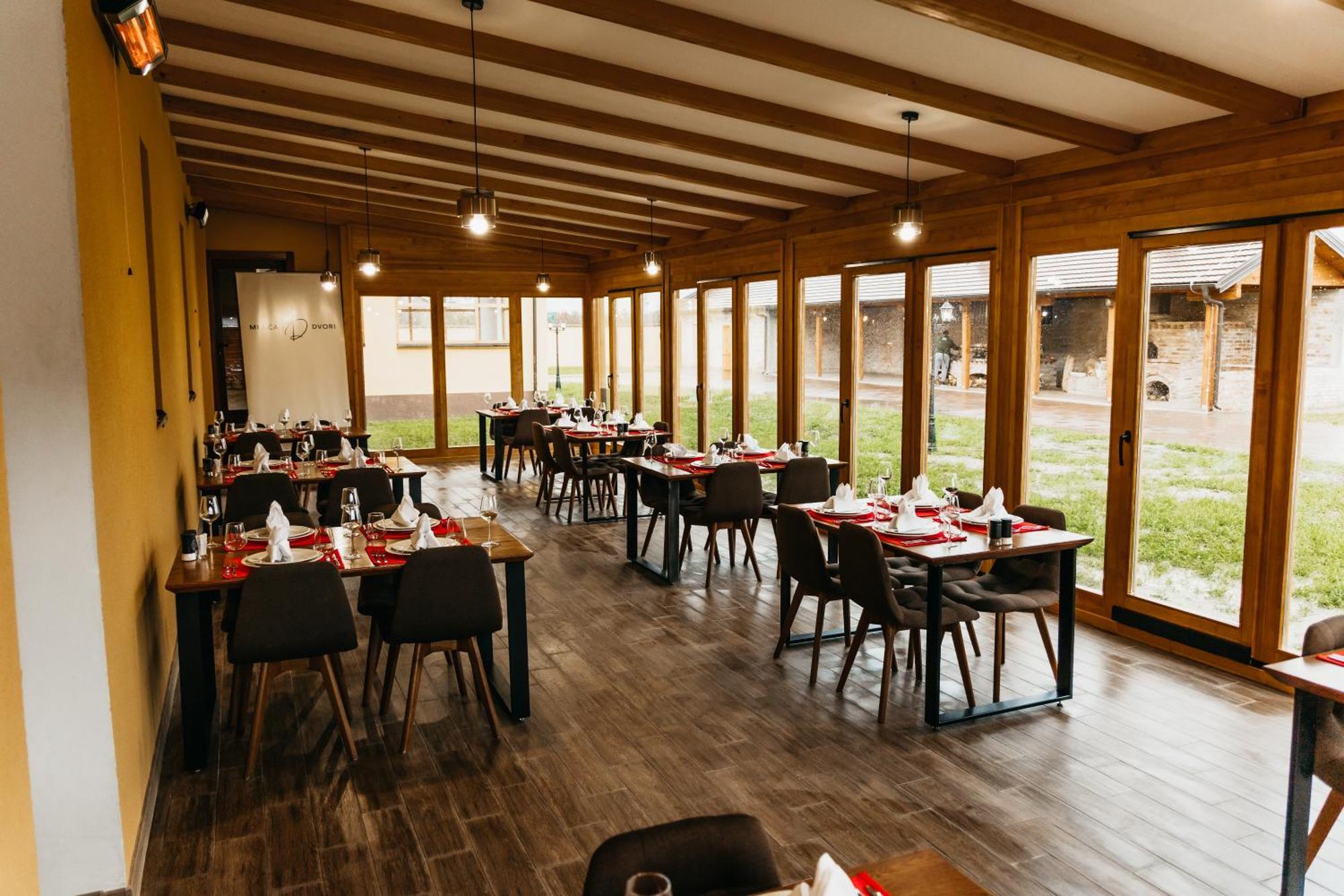 Pansion Mihica Dvori Hotel Babina Greda Ngoại thất bức ảnh